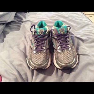Running shoes size 6.5